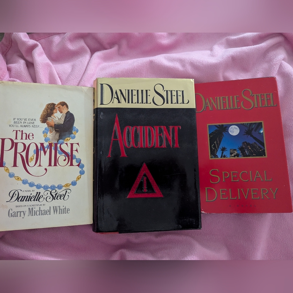 Danielle Steel hardcover books lot  1990s Era